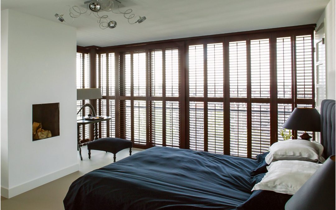 Decorating the Living Room- How to Pick the Best Plantation Shutters?